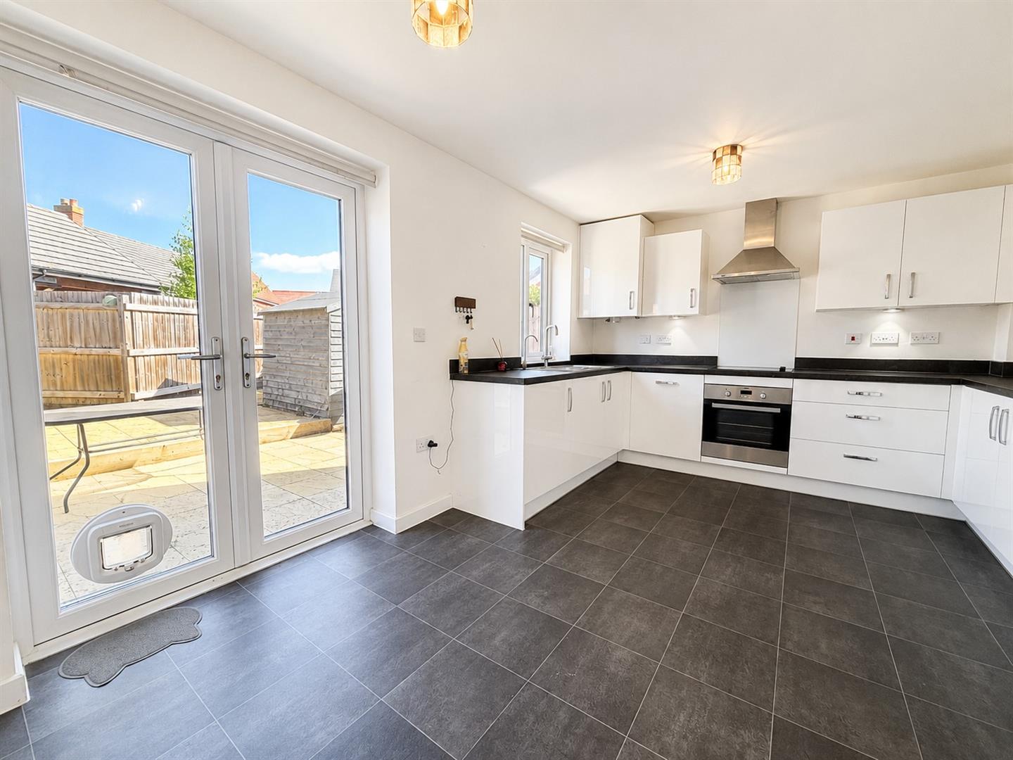 3 bed property in Hovingham Drive, Bedford